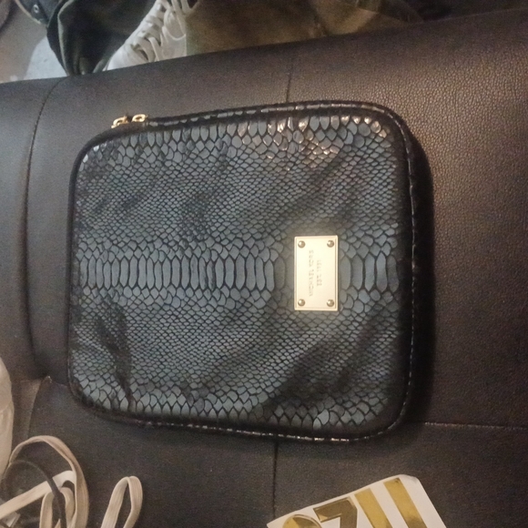 Micheal Kors iPad Mini Case - Picture 2 of 7